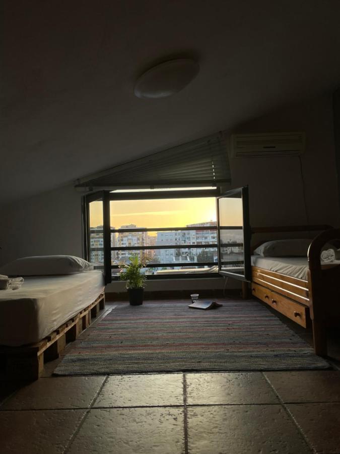 Cozy Big Apartment With Balcony Tirana Bagian luar foto