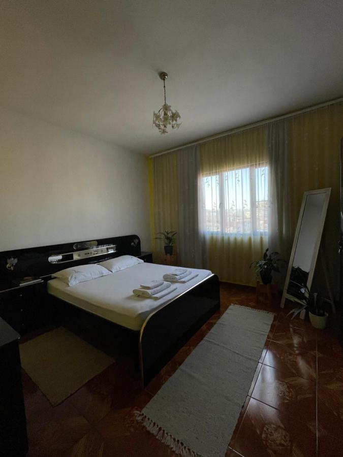 Cozy Big Apartment With Balcony Tirana Bagian luar foto