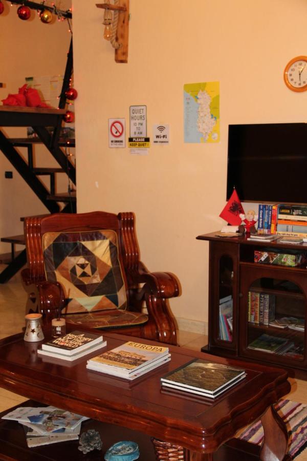 Cozy Big Apartment With Balcony Tirana Bagian luar foto