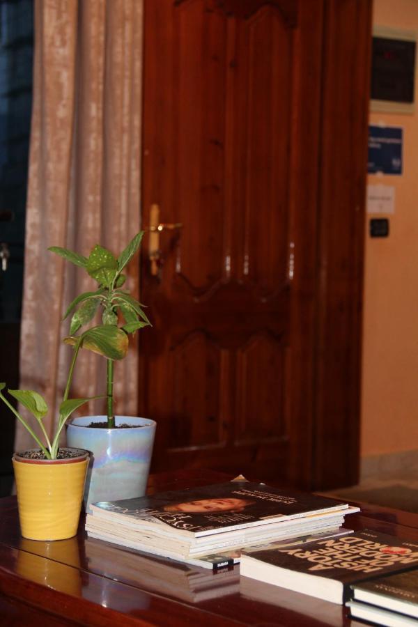 Cozy Big Apartment With Balcony Tirana Bagian luar foto