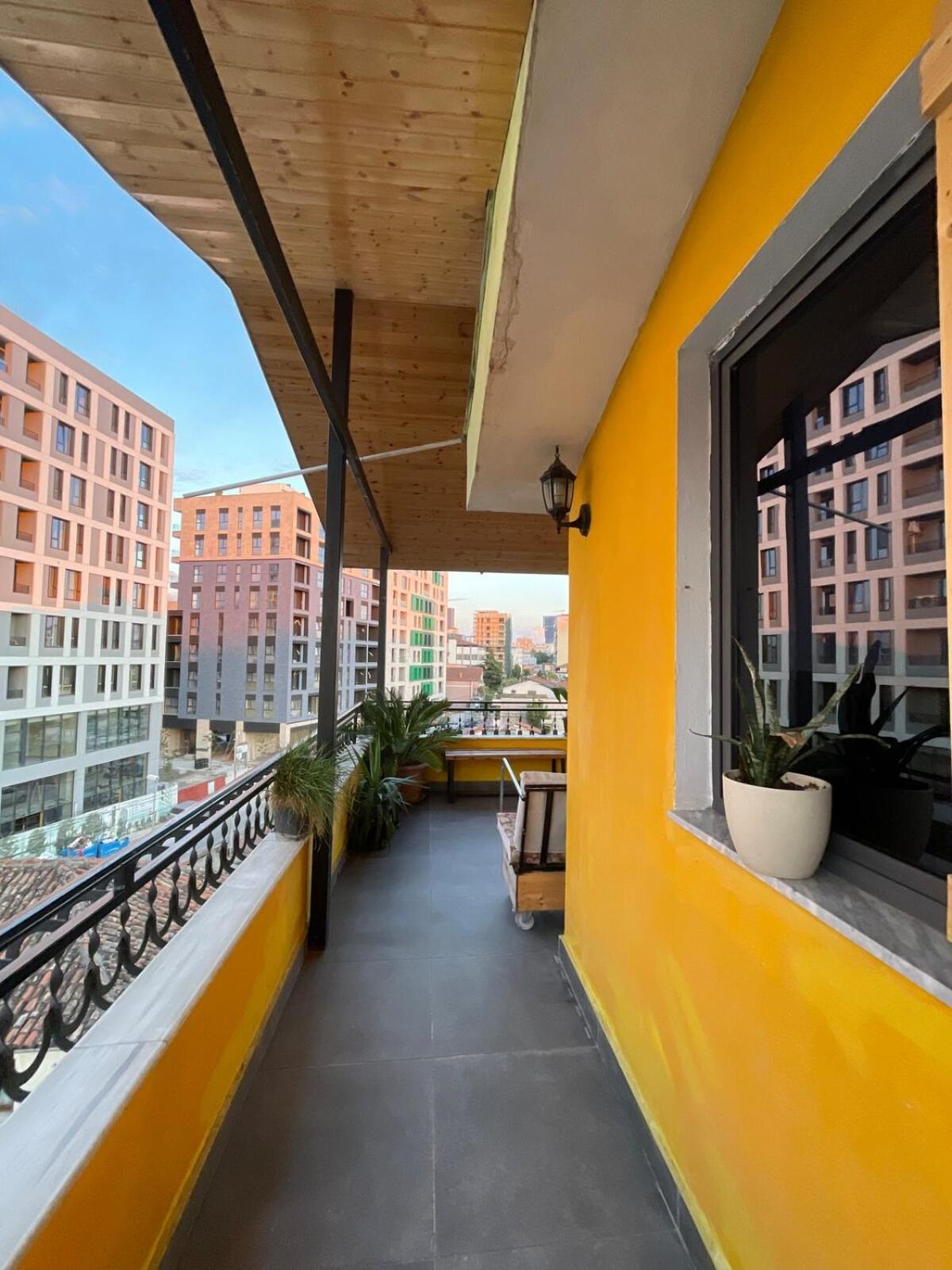 Cozy Big Apartment With Balcony Tirana Bagian luar foto
