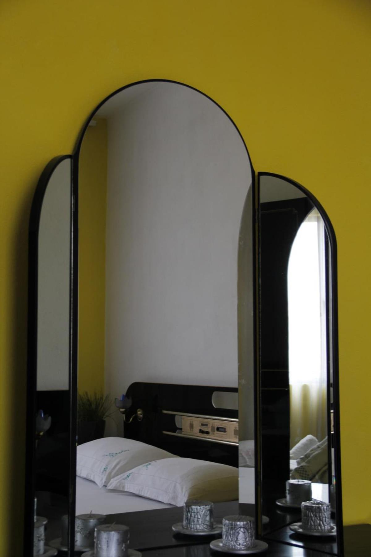 Cozy Big Apartment With Balcony Tirana Bagian luar foto