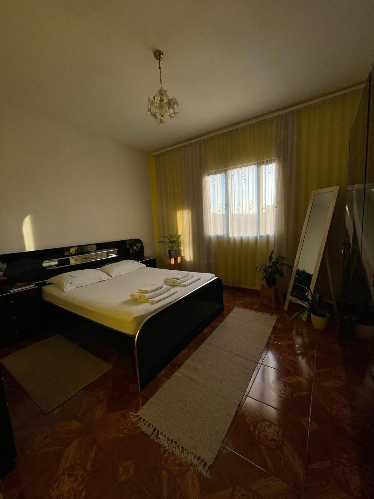 Cozy Big Apartment With Balcony Tirana Bagian luar foto