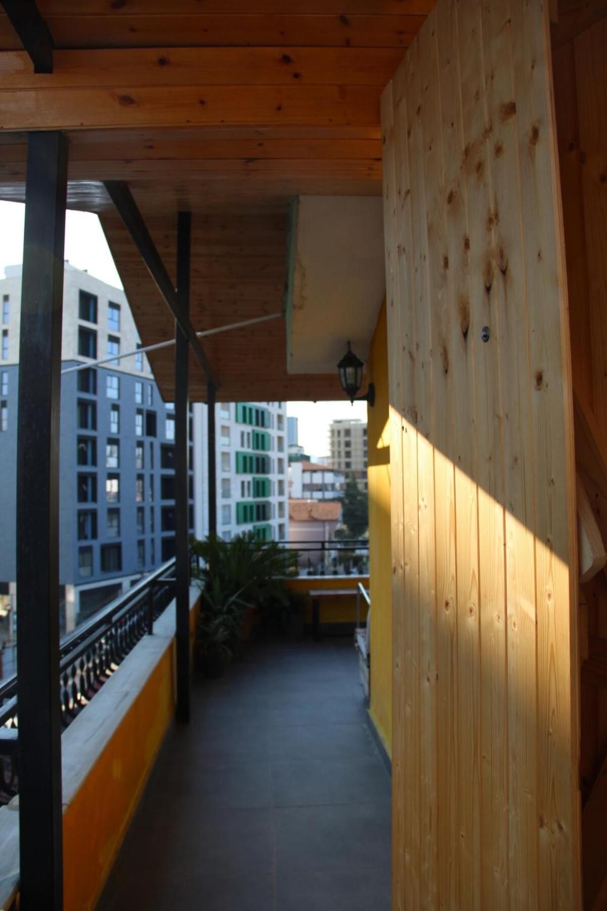 Cozy Big Apartment With Balcony Tirana Bagian luar foto