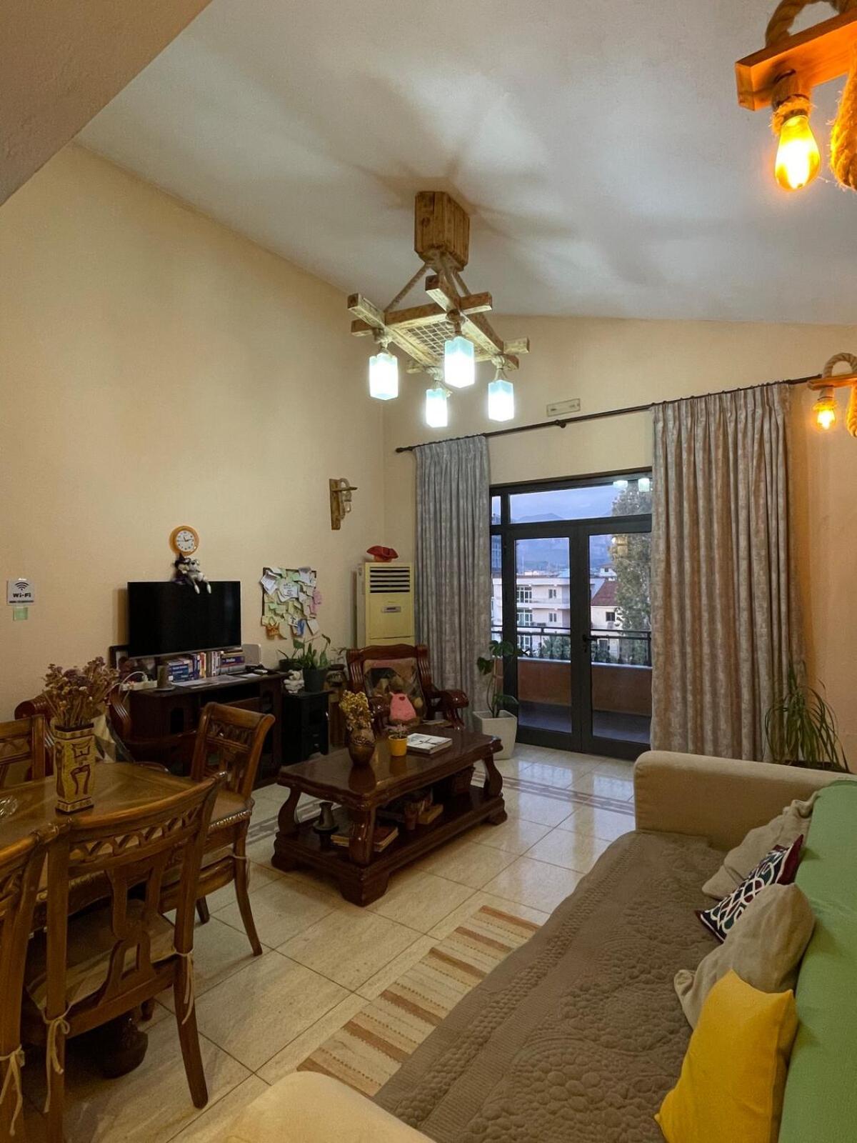 Cozy Big Apartment With Balcony Tirana Bagian luar foto
